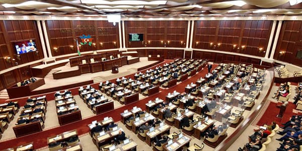 Deputatlara yeni məhdudiyyətlər qoyulur