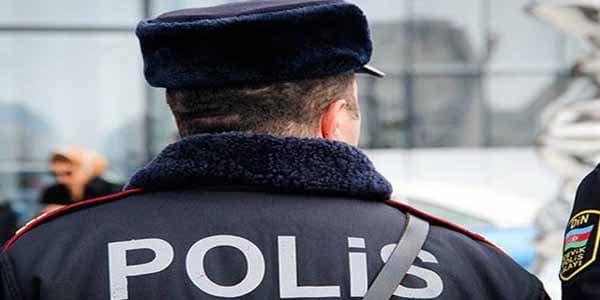 Bakıda polis rusiyalı turistin itirdiyi portmanatını taparaq sahibinə qaytarıb