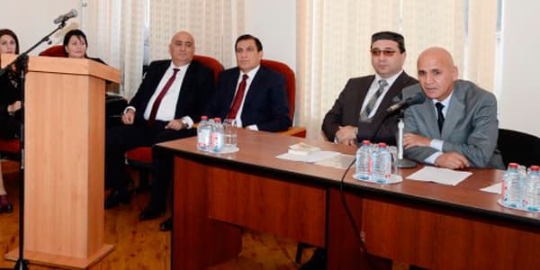 Qardaşxan Əzizxanlının şeirlər kitabı təqdim edilib (FOTOLAR)