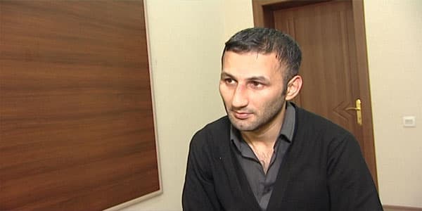 Özünü polis əməkdaşı kimi təqdim edərək soyğunçuluq törədən şəxs saxlanıldı (FOTO)
