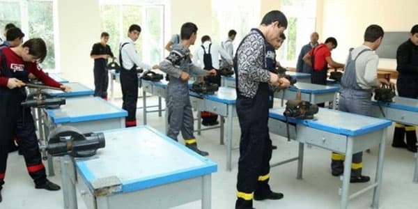 Peşə məktəblərində oxuyanlara tələbə statusu veriləcək