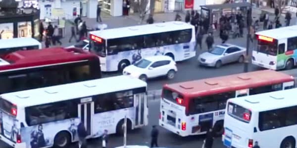Bakıda avtobus qəzası: "Xəzər" TV-nin redaktoru ağır xəsarət aldı (FOTO)