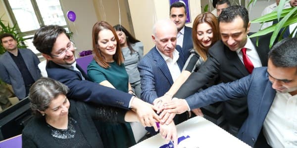 Azərbaycanın ilk Müştəri Dəstək Xətti - 20 il (R)