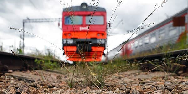 Rusiyada qatar avtomobillə toqquşdu: çox sayda yaralı var