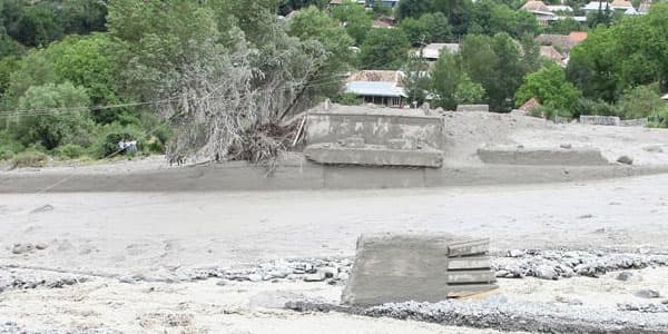Astaraçay daşdı: 21 nəfər təxliyə edildi