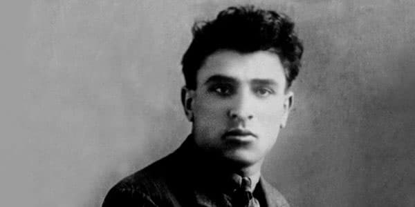 Mikayıl Müşfiqin qohumlarından ekspertiza üçün nümunələr götürülüb