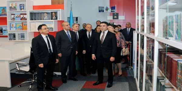 Mədət Quliyev kitabxana açılışında (FOTO)