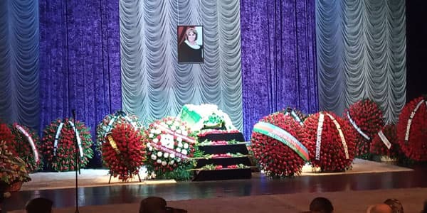 Amalya Pənahova dəfn olunub (YENİLƏNİB/FOTO/VİDEO)