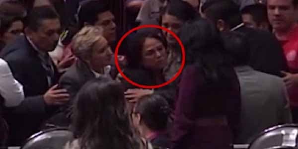 Deputat parlamentdə qızının ölüm xəbərini eşitdi (FOTO)