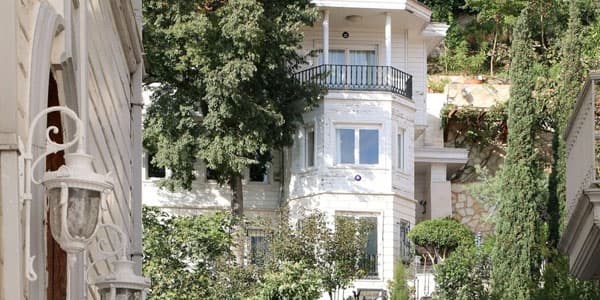 Azərbaycanlı iş adamının villasında meyit tapıldı (FOTO/VİDEO)