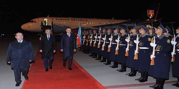 Slovakiyanın baş naziri Azərbaycanda (FOTO)
