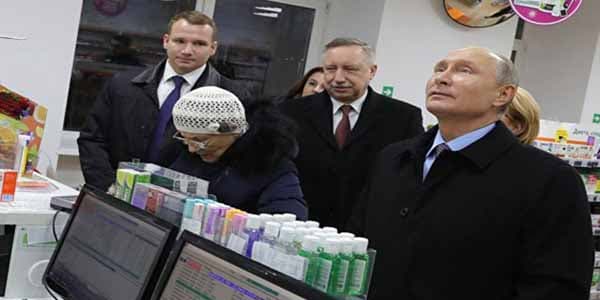 İclasdan qayıdan Putin yolüstü aptekə girdi
