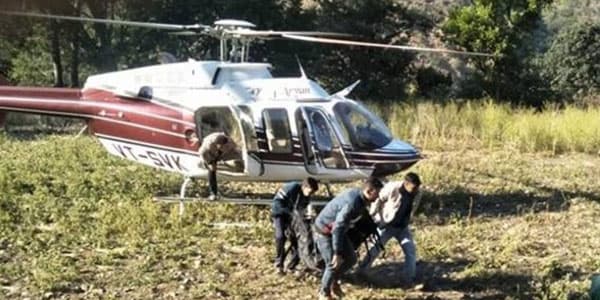 Hindistanda avtobus dərəyə aşdı: çox sayda ölü və yaralı var (FOTO)