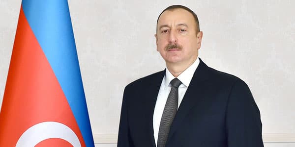 İlham Əliyev Minskdə “Qələbə” meydanını ziyarət edib