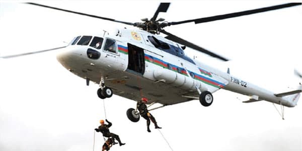 Bakıdan Gəncəyə helikopterlə xilasedicilər və itlər aparıldı (RƏSMİ)