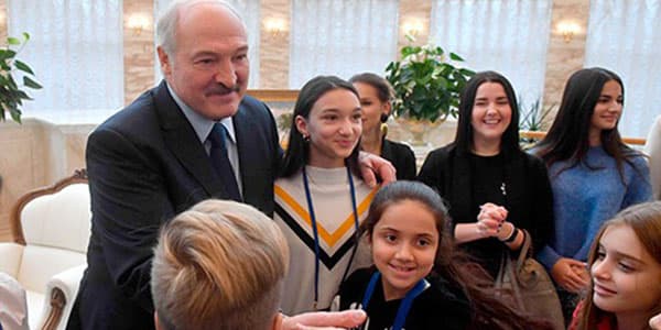 Fidan Hüseynova prezidentlə görüşdü (FOTO/VİDEO)