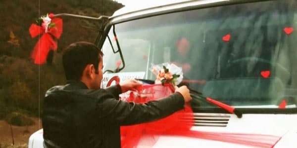 Tovuzda maraqlı toy karvanı: Dostları bəyə sürpriz etdi (VİDEO)
