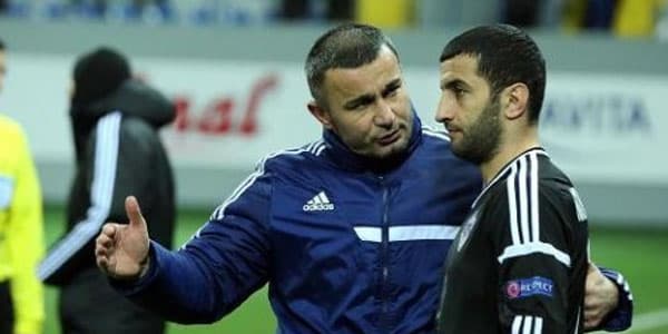 Millimizin futbolçusunun evlərini başqasınsa satdılar