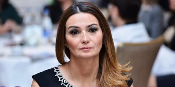 Qənirə Paşayeva Türkiyədə əməliyyat olundu