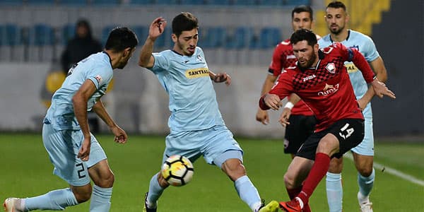 Azərbaycan çempionatının oyunu dumana görə təxirə salındı