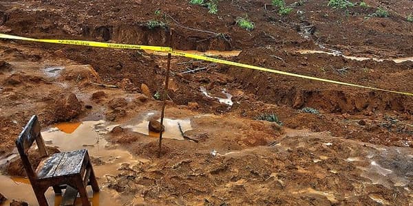 İndoneziyada torpaq sürüşməsi: 7 tələbə öldü, 9-u yaralandı