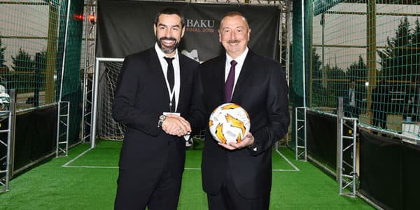 Prezident məşhur futbolçu ilə görüşüb (FOTOLAR)