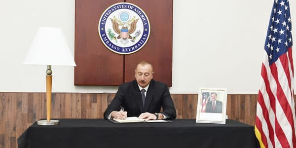 Prezident ABŞ səfirliyində olub (FOTOLAR)