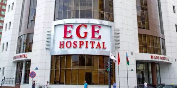 "EGE Hospital"dan şikayət: "20 min pul verdik, amma atamın sol gözü kor oldu" (FOTO)