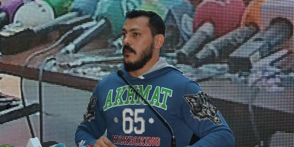 Zabit Səmədov azərbaycanlı biznesmenin cangüdənini döydü (FOTO)