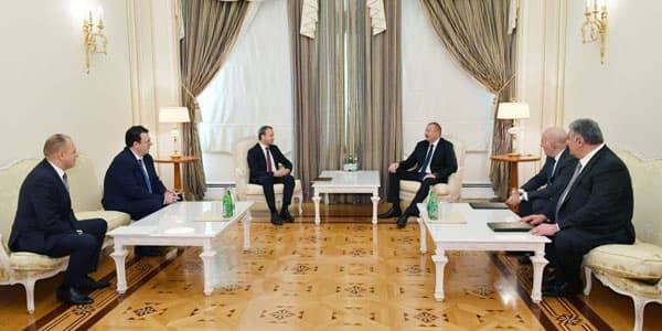 İlham Əliyev FIDE prezidentini və türk naziri qəbul edib (FOTOLAR)