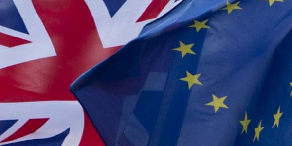 Britaniyaya "Brexit"i dayandırmaq hüququ verildi