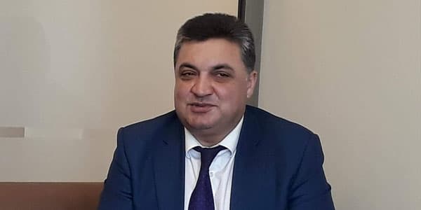 Meyxanaçıya ev və maşın bağışlayıblar