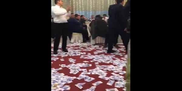 Rusiya azərbaycanlıları toyda pulu xəzəl kimi səpdilər (VİDEO)
