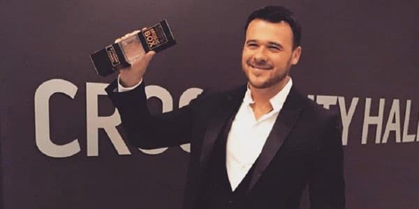 Emin Ağalarova təyyarədə maraqlı sürpriz (VİDEO)