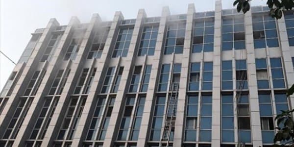 Hindistanda xəstəxanada yanğın: çox sayda ölü və yaralı var