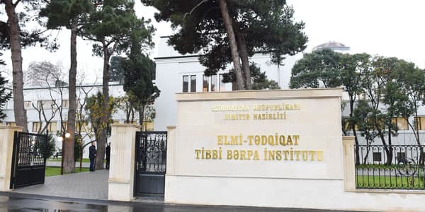 Prezident və xanımı Elmi-Tədqiqat Tibbi Bərpa İnstitutunda