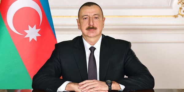Prezident Gülağa İslamovu təltif etdi (SƏRƏNCAM)