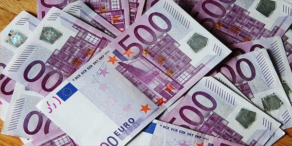 Azərbaycan və Gürcüstandan 300 milyon avro çıxarıldı: həbslər başladı