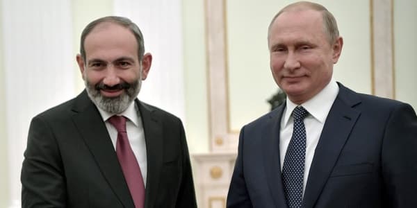 Paşinyan Moskvaya gedir