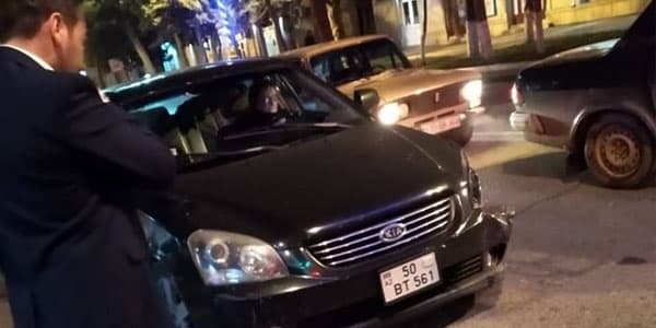 Vəkillər Kollegiyasının üzvü qəza törədib, qaçmaq istədi (FOTO/VİDEO)