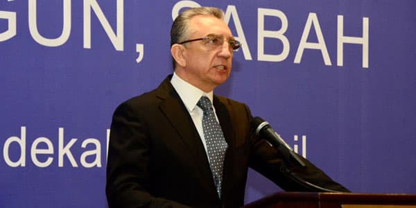Eldar Əzizov: "Bu müəssisələr Bakıdan kənara çıxarılacaq"