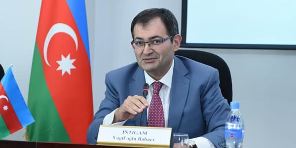 Bakıda nazir müavini qəzaya düşdü (FOTO)