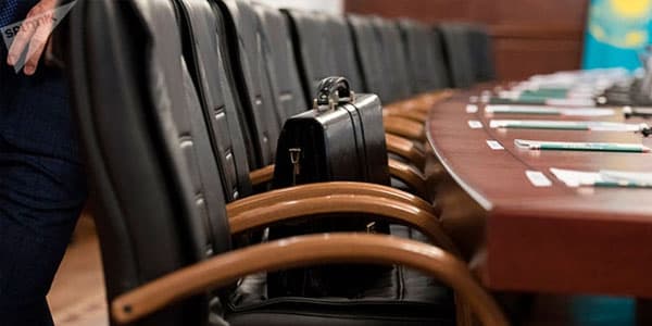 Azərbaycanda “əbədi vəzifə”lər dövrü bitir