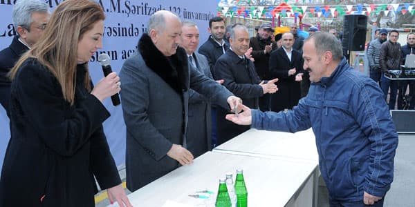"Kristal Abşeron" Yasamalda pilot layihə çərçivəsində inşa etdiyi yaşayış binasını təhvil verdi (FOTOLAR)