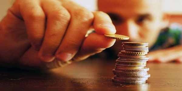 Tanınmış futbolçu ailəsini dolandıra bilmir