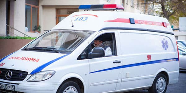 Bakıda polis əməliyyat zamanı bıçaqlandı
