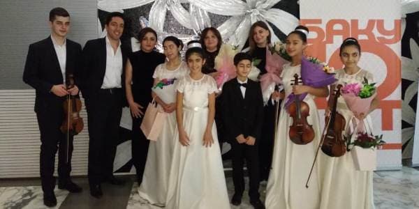 Niyazi adına 22 saylı Uşaq Musiqi Məktəbi Beynəlxalq Muğam Mərkəzində konsert verib (FOTOLAR)