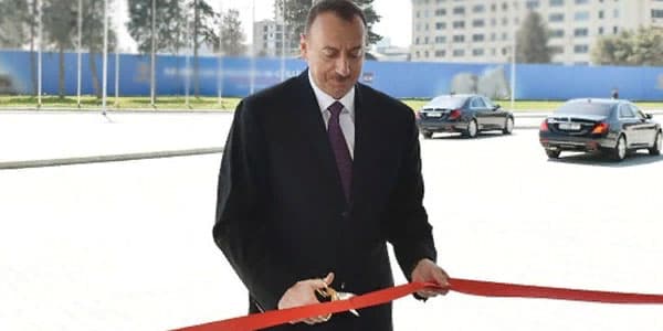 Prezident Əmlak Xidmətləri Məkanının açılışında iştirak etdi
