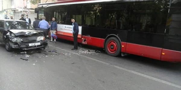 "Baku Bus"un avtobusu qəzaya düşdü: yaralılar var