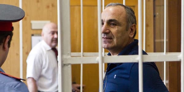 Qanqsterlərin böyük müharibəsi gözlənilir: "generallar" həbsdən çıxır